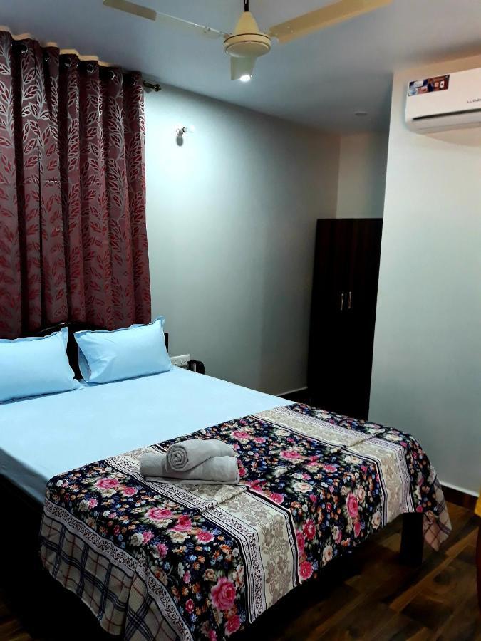 Отель Shawn'S The Morjim Enclave Экстерьер фото